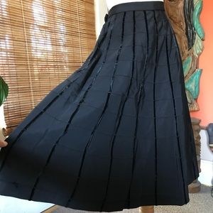 Vintage 50S Black Skirt W/ Velvet Embellishment 32